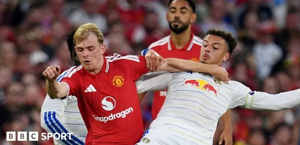 Manchester United player tackles Leeds United opponent