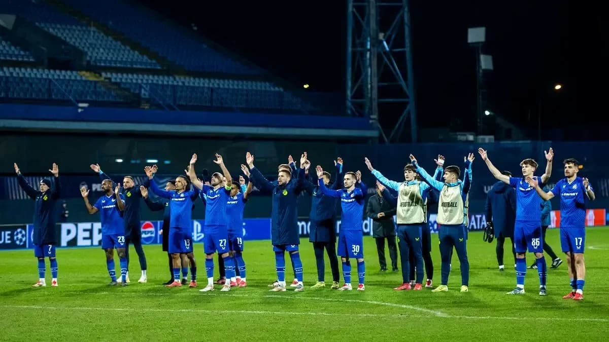 Dinamo Zagreb players celebrating victory on pitch