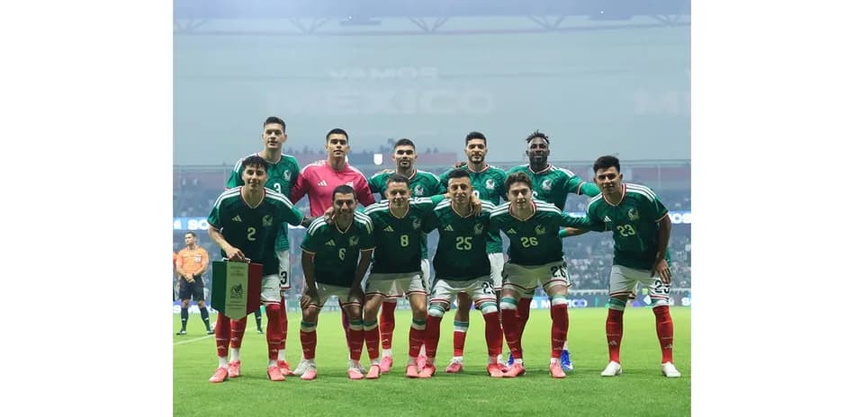Mexico national football team posing for photo