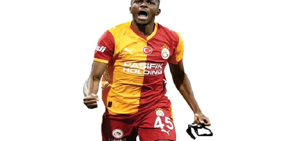 Player celebrating in Galatasaray jersey