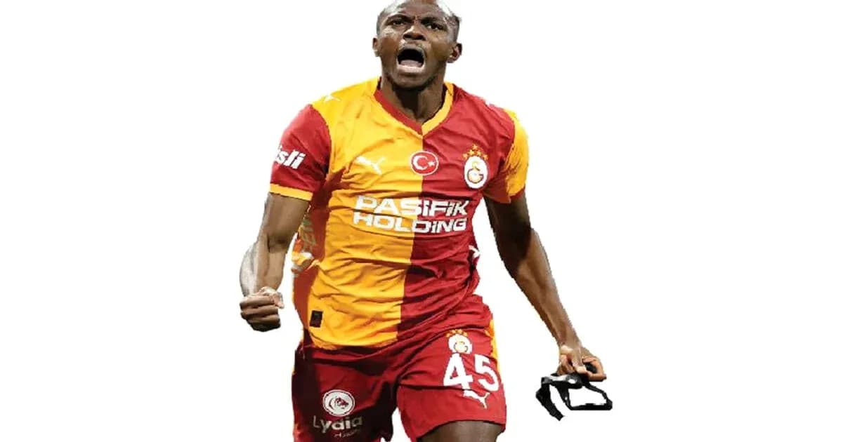 Player celebrating in Galatasaray jersey