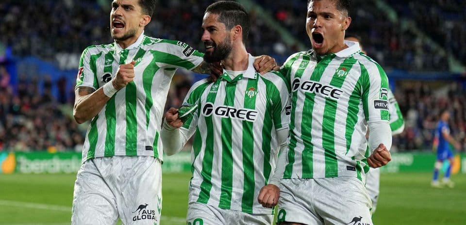 Real Betis players celebrating a goal