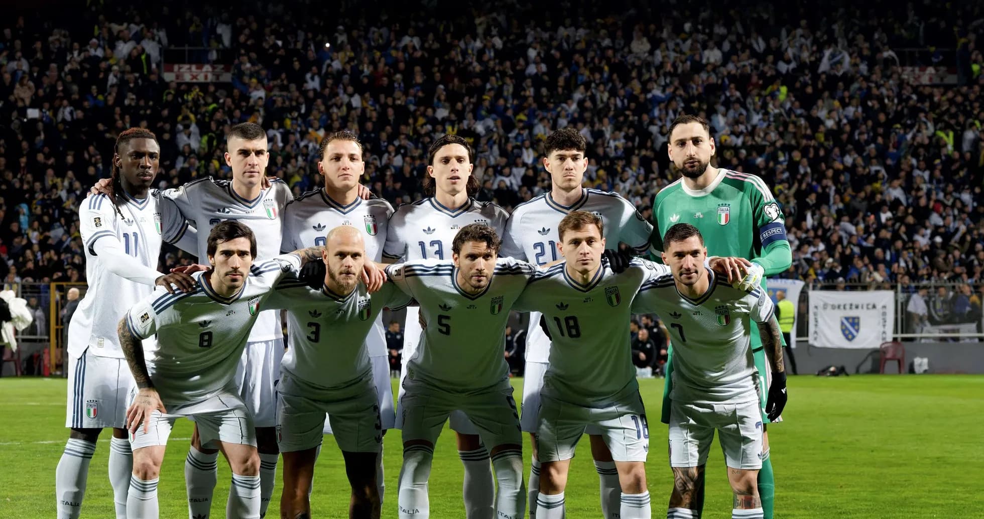 Italy national football team posing for photo before match