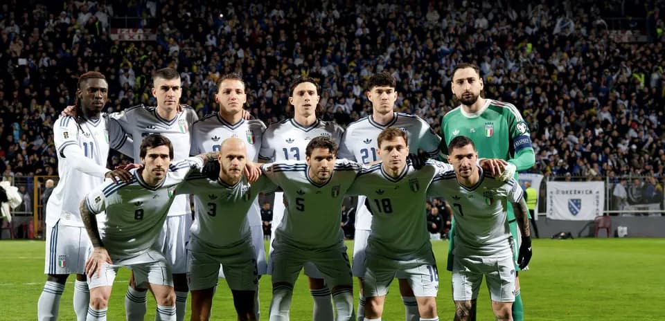 Italy national football team posing for photo before match