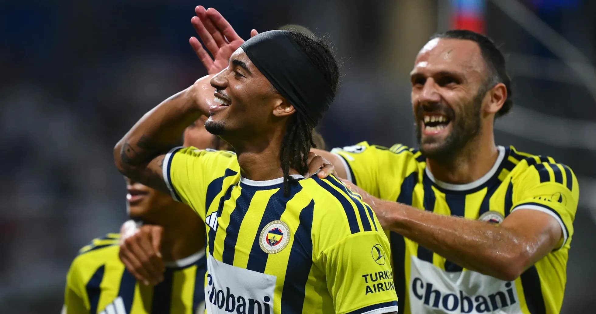Fenerbahçe players celebrating a goal