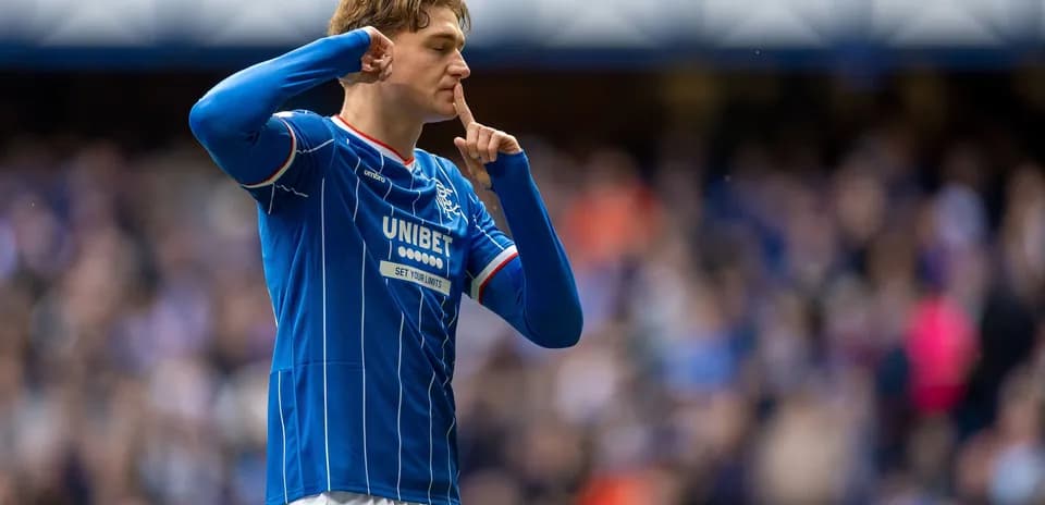 Player shushing crowd after scoring for Rangers