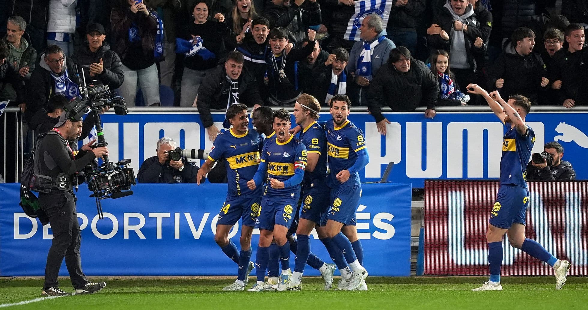 Players celebrating a goal during Alaves match