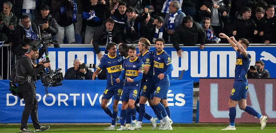 Players celebrating a goal during Alaves match