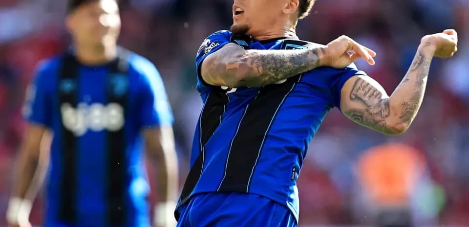 Bournemouth player celebrating during Nottingham Forest match