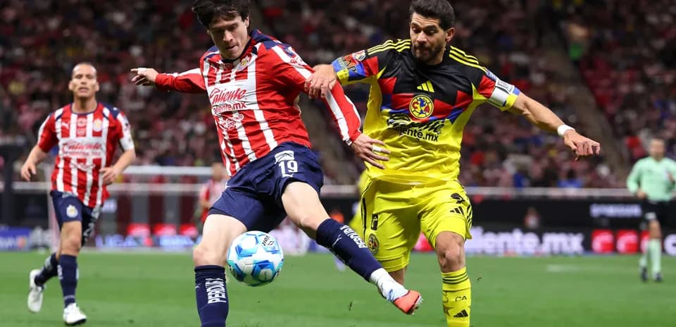 Chivas player kicking ball against Club America