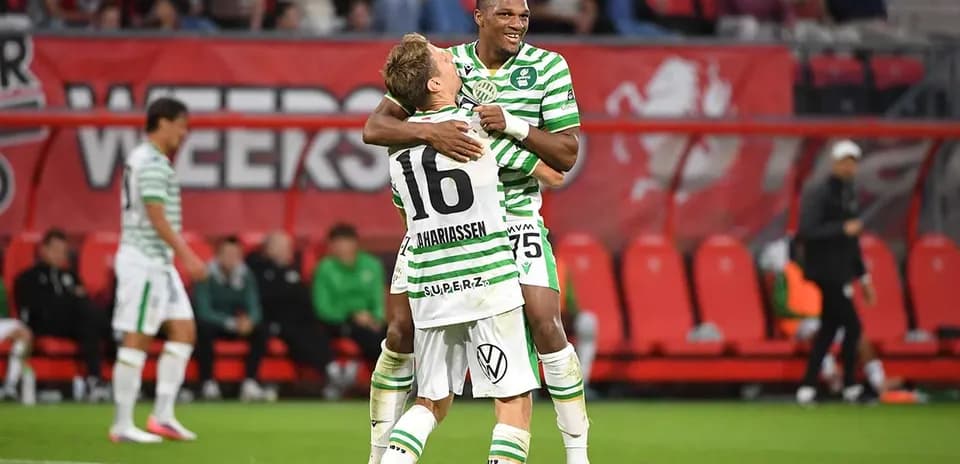 Ferencvarosi TC players celebrating a goal