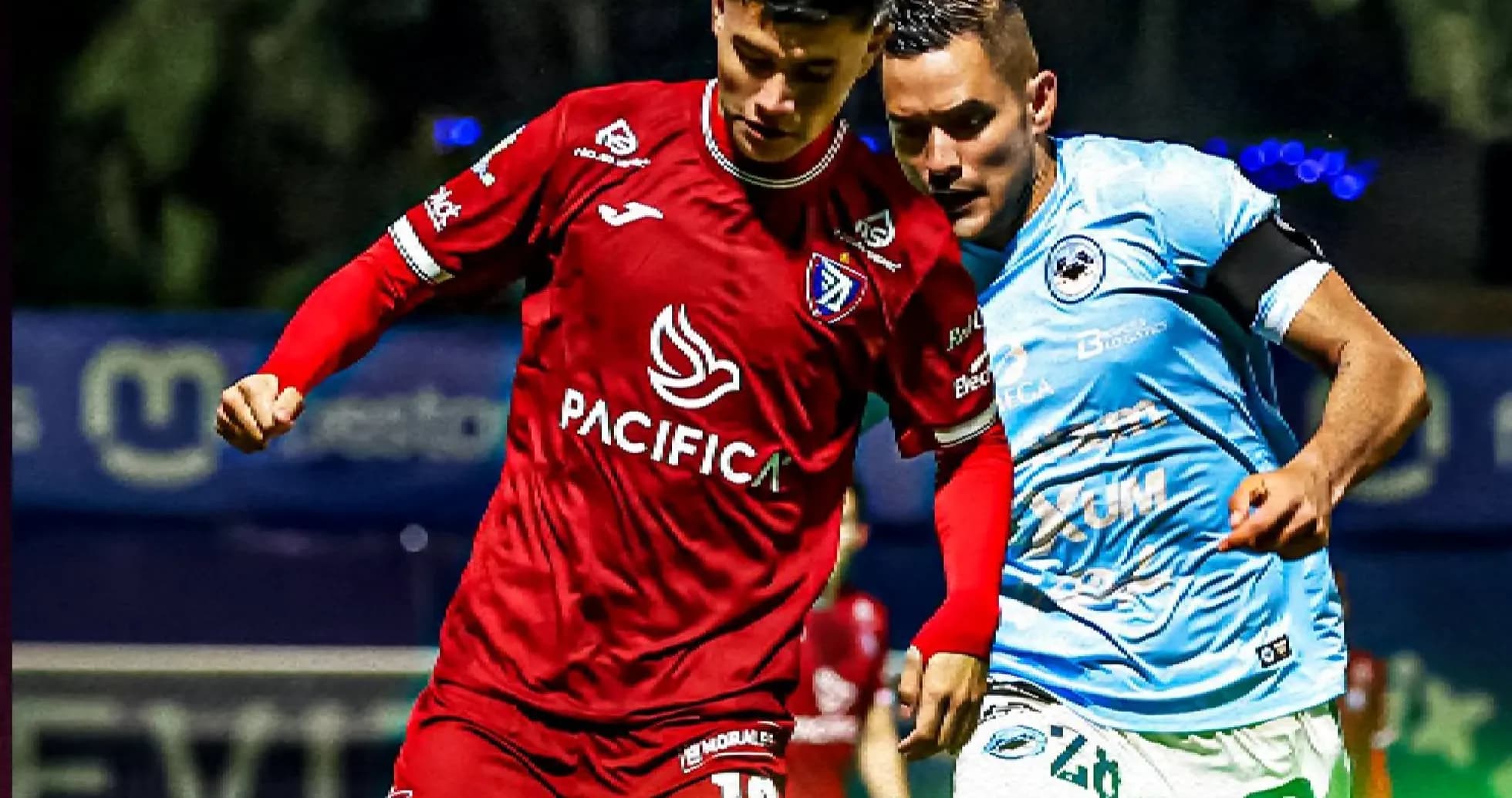Players competing during Liga de Expansión MX match