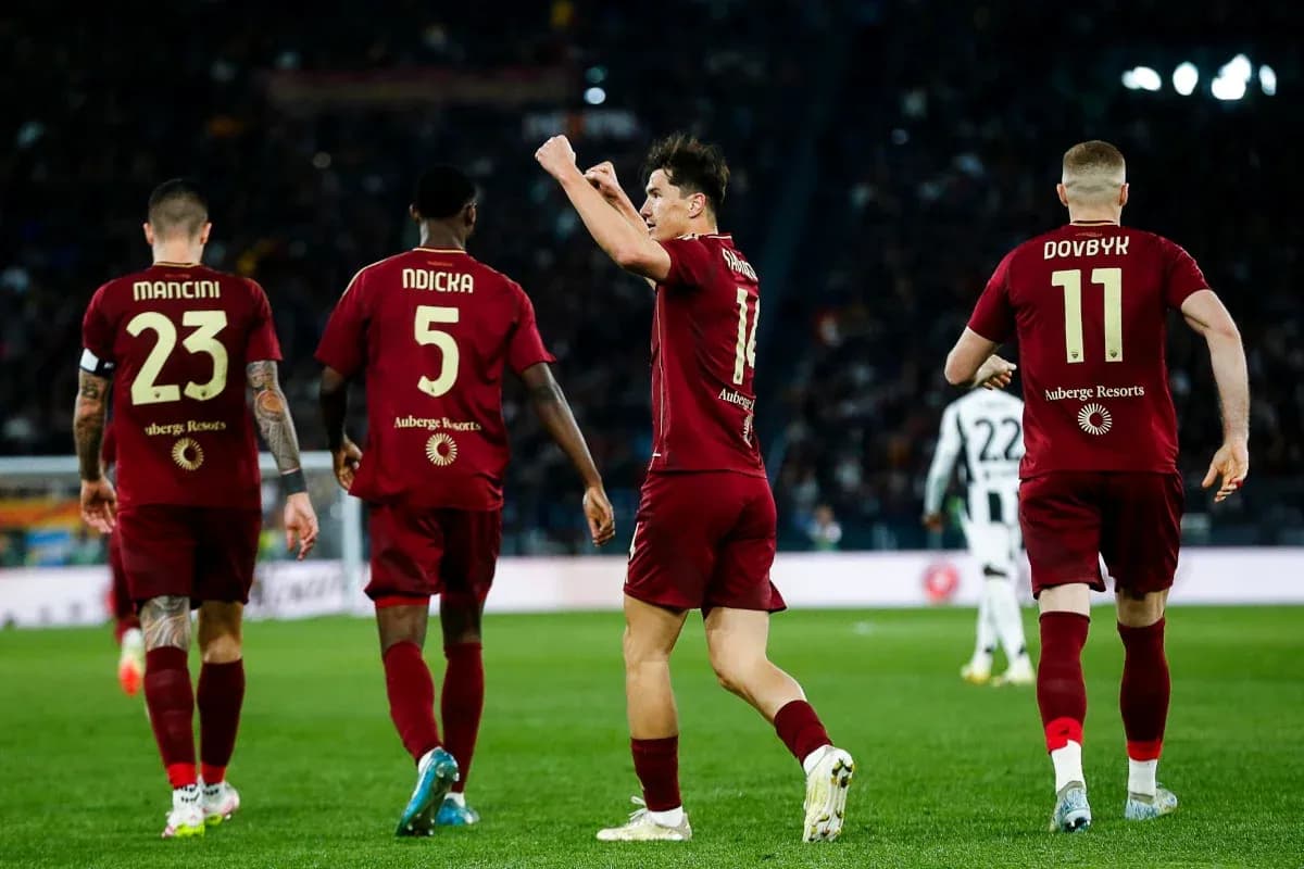 AS Roma players celebrating during the match
