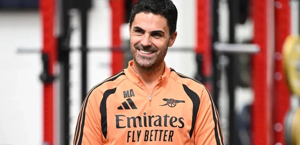 Arsenal manager during training session in gym