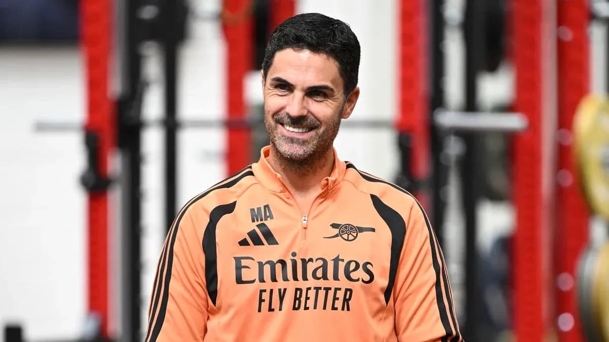 Arsenal manager during training session in gym