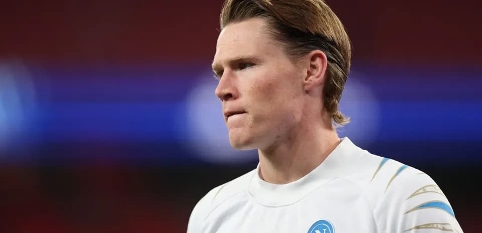 Player in Napoli jersey during match warm-up