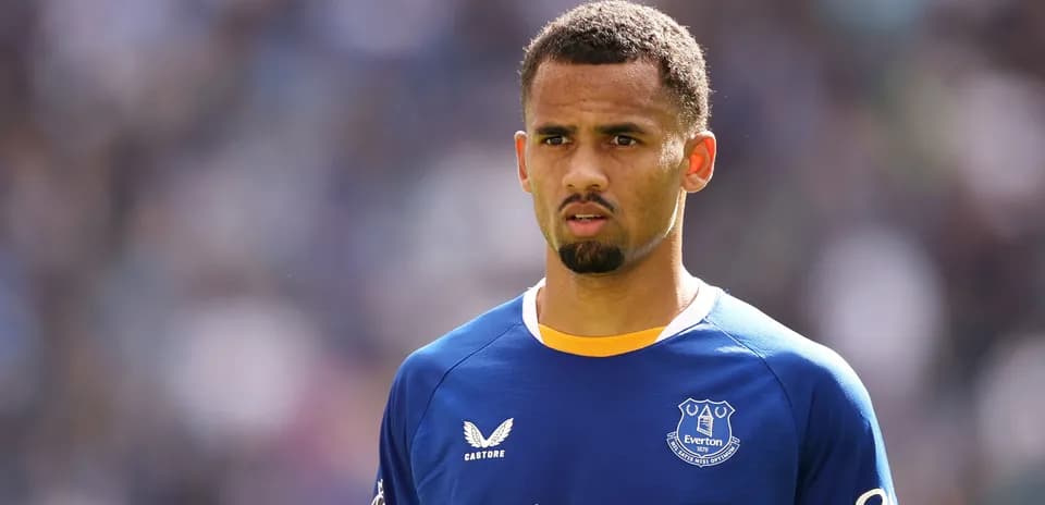 Player in Everton kit during match warm-up
