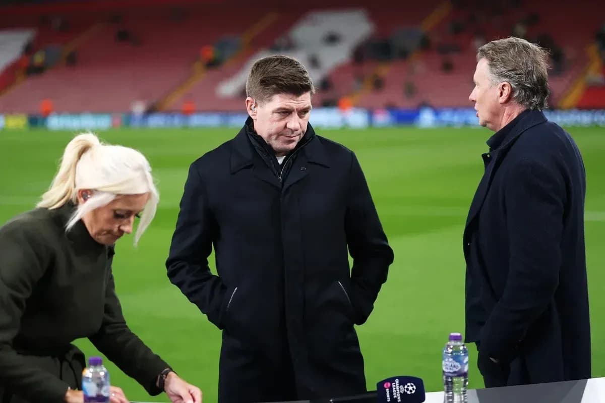 Analysts discussing on pitch before the match