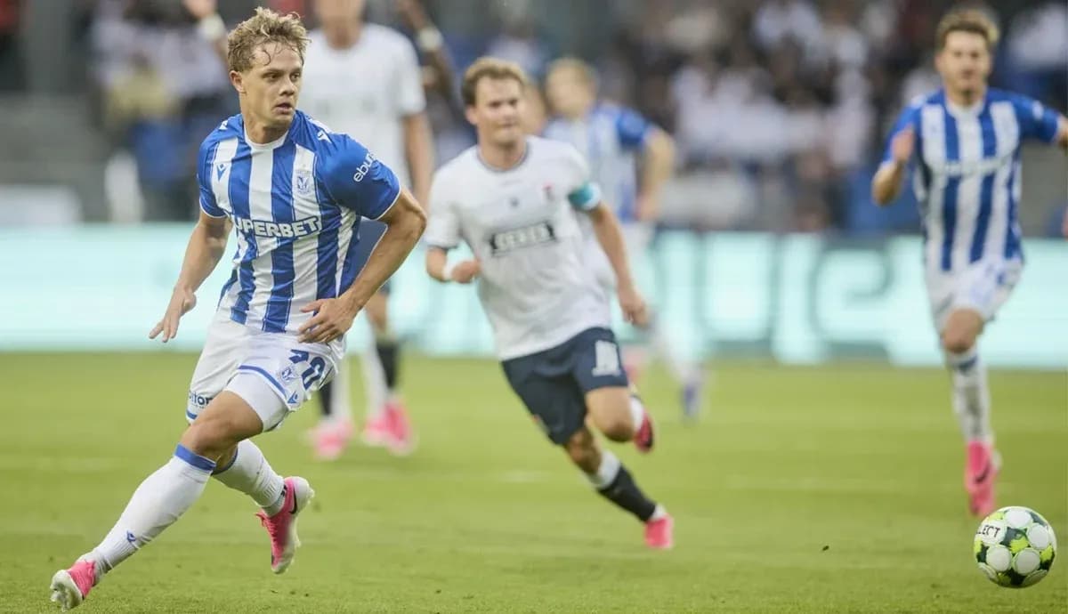 Lech Poznan player running with the ball