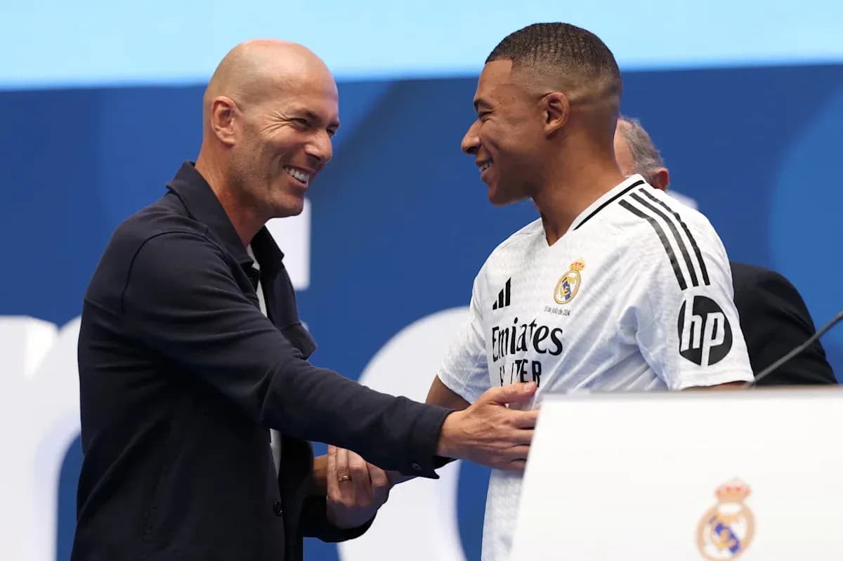 Zinedine Zidane and Kylian Mbappé at presentation