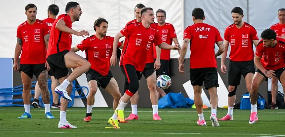 Turkiye players training for World Cup match