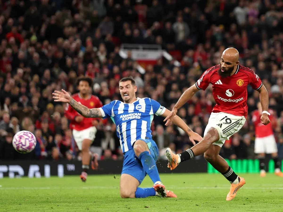 Brighton player challenged by Manchester United opponent