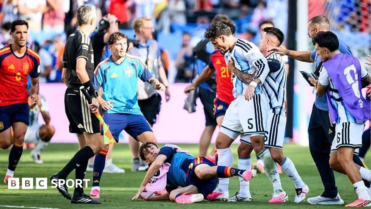 Players arguing after a foul during the match