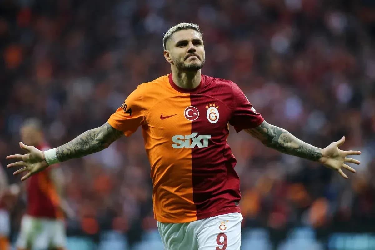 Player celebrating a goal in Galatasaray jersey