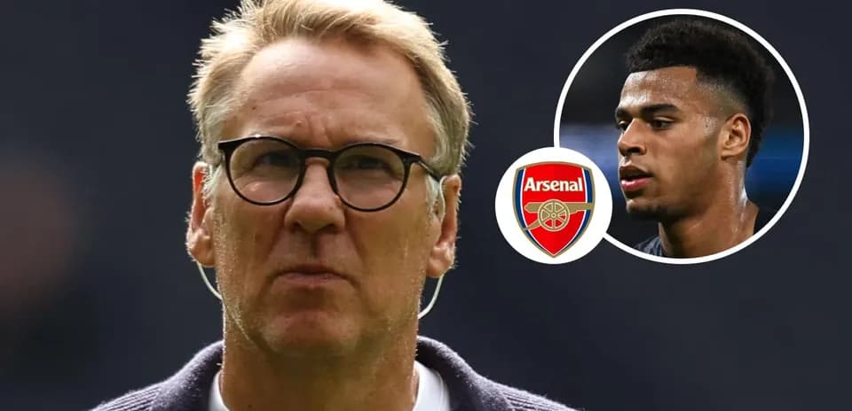 Man discussing Arsenal player during analysis segment