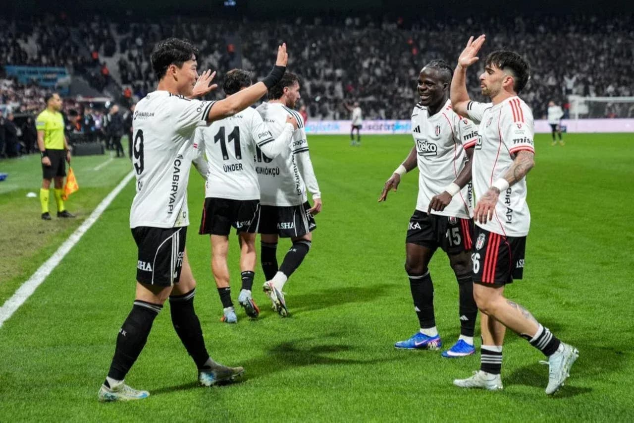 Beşiktaş players celebrating during UEFA match