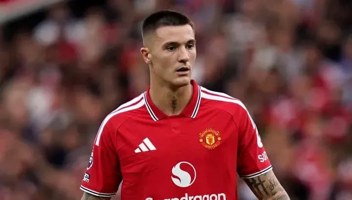 Player in Manchester United kit during match