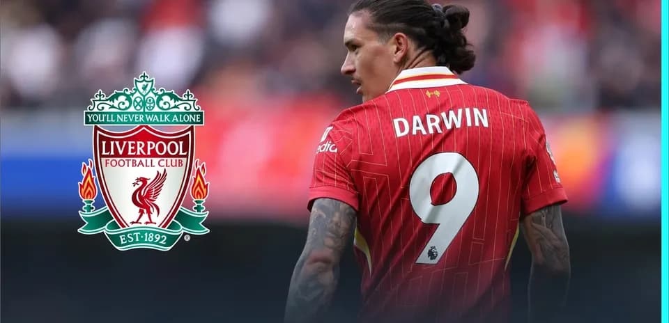 Player wearing Liverpool jersey with 'DARWIN' and number 9