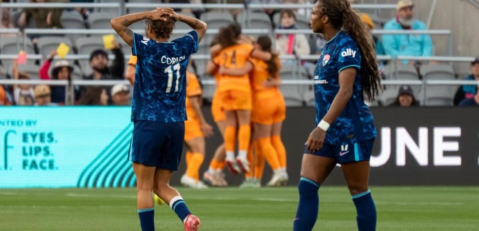 Houston Dash players reacting during match against San Diego Wave