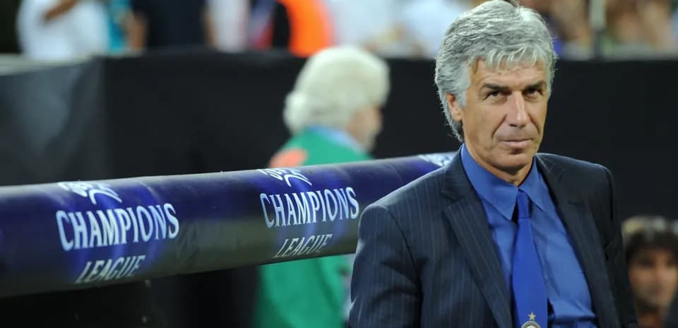 Coach on the sidelines during Champions League match