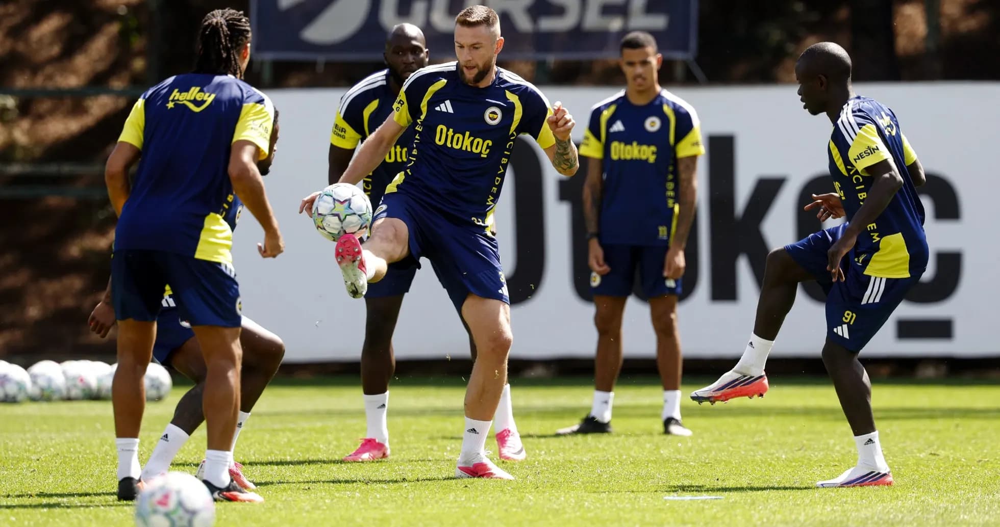 Fenerbahçe players training before Champions League match