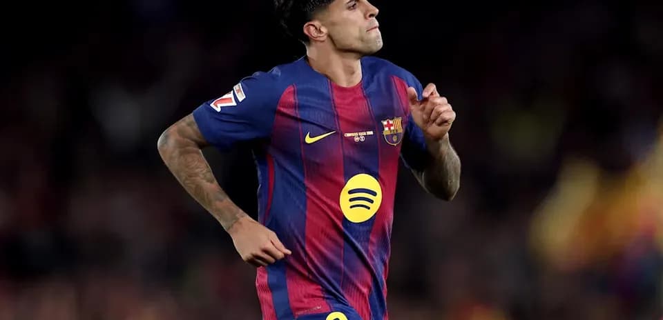 Player in Barcelona kit running on the field