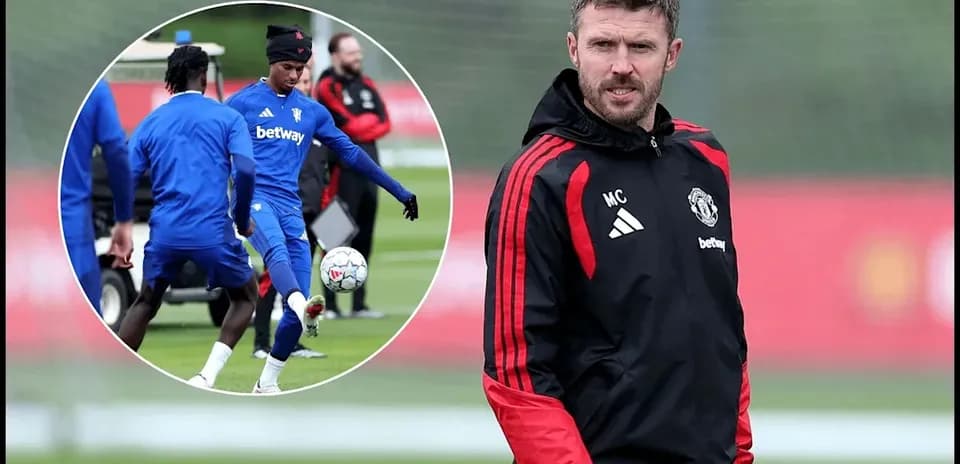 Manchester United coach observing training session