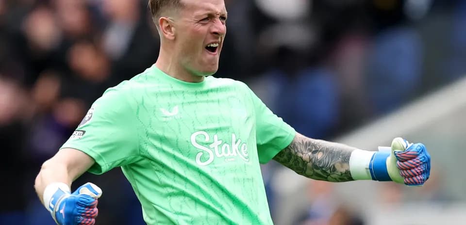 Goalkeeper celebrating during match against Crystal Palace
