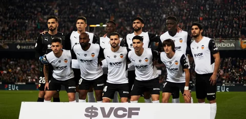 Valencia team lineup before La Liga match