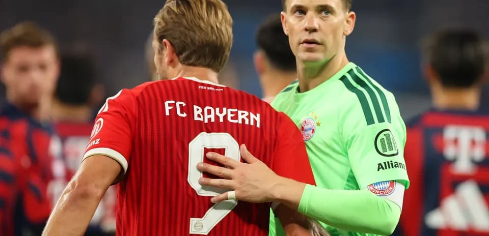 Bayern players discussing after the match