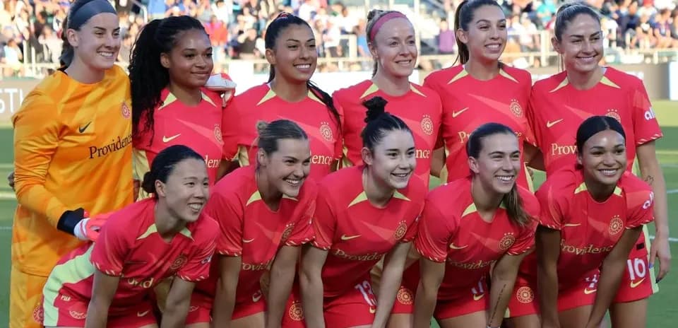 Portland Thorns women's team group photo