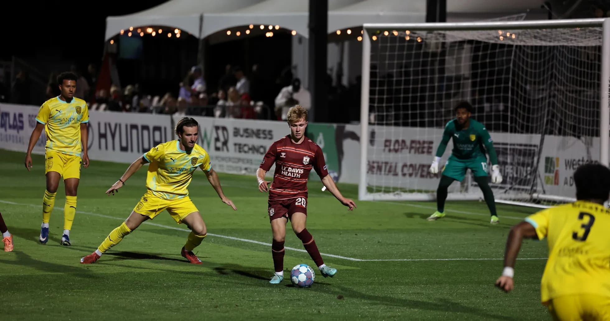 Sacramento Republic player dribbling against New Mexico United