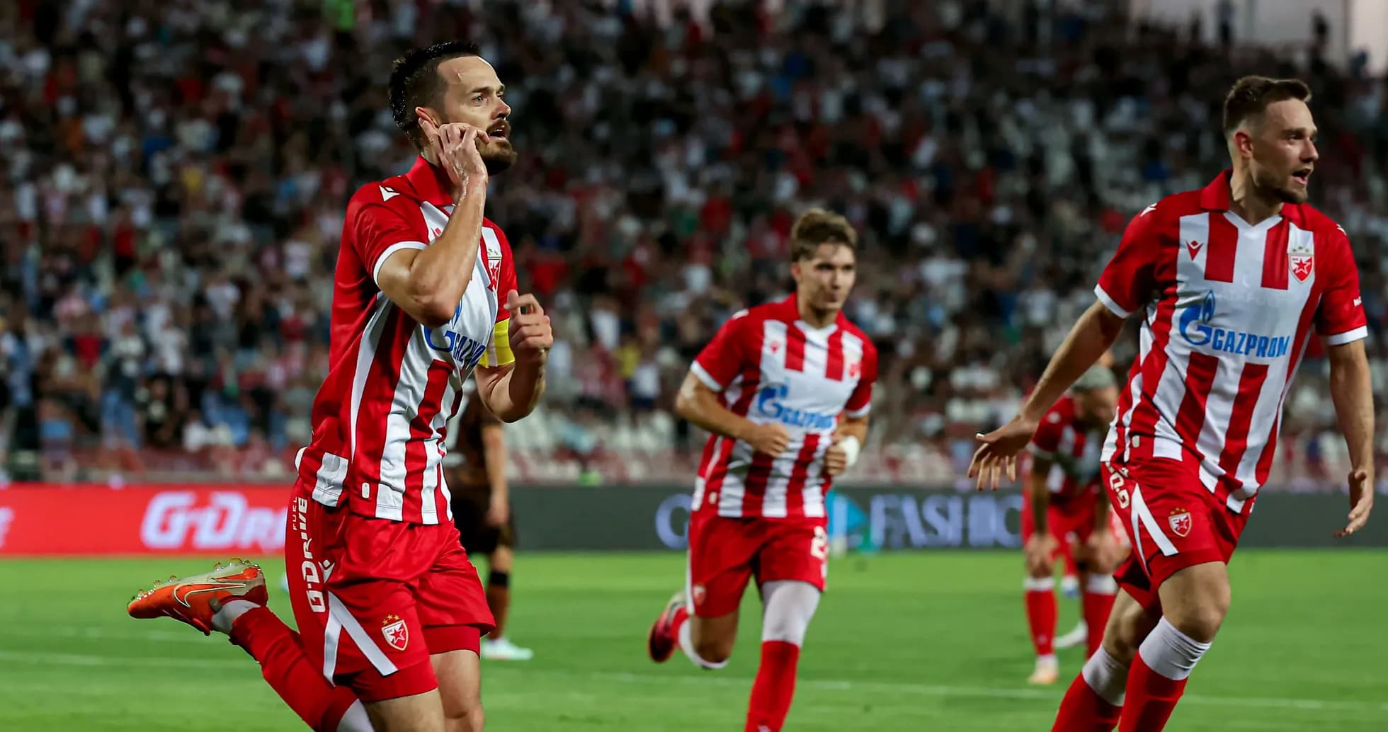 FK Crvena Zvezda players celebrating a goal