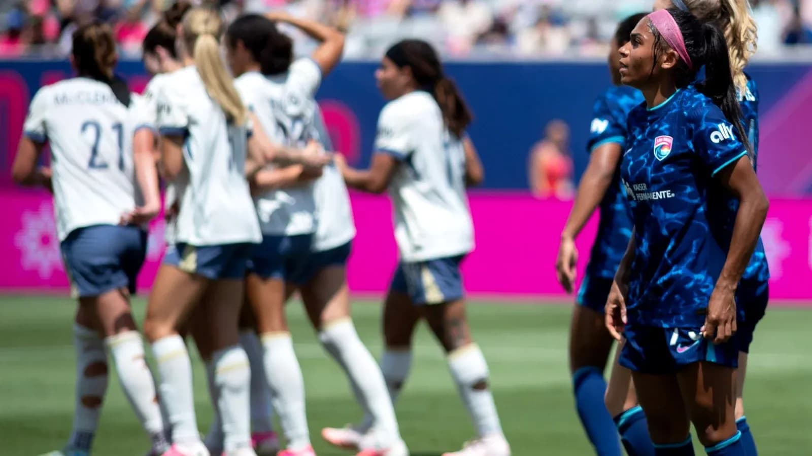 San Diego Wave players celebrating a goal