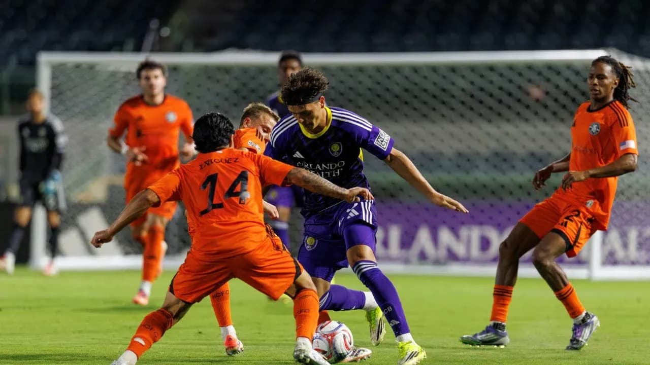 Huntsville City vs Orlando City II match action