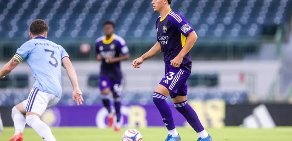 Orlando City II player dribbling the ball