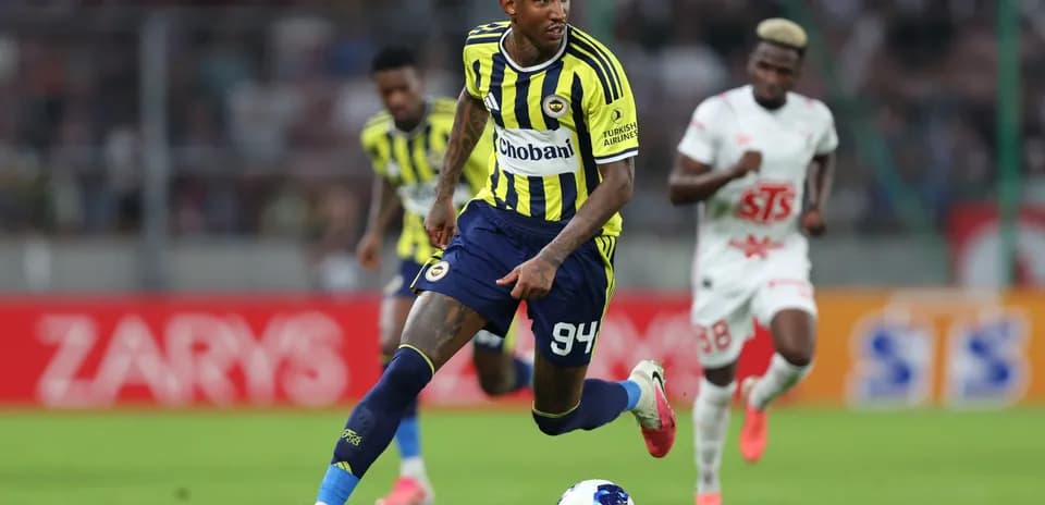 Fenerbahçe player dribbling the ball during match