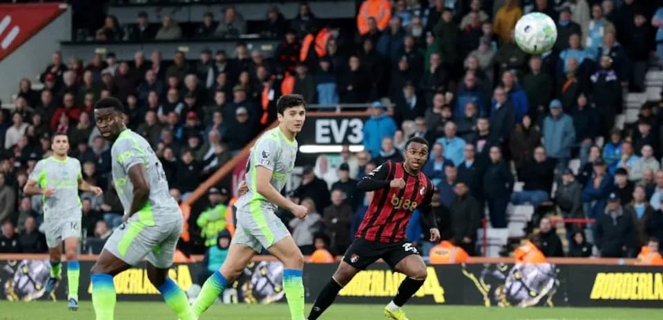 Manchester City players defending against Bournemouth attack