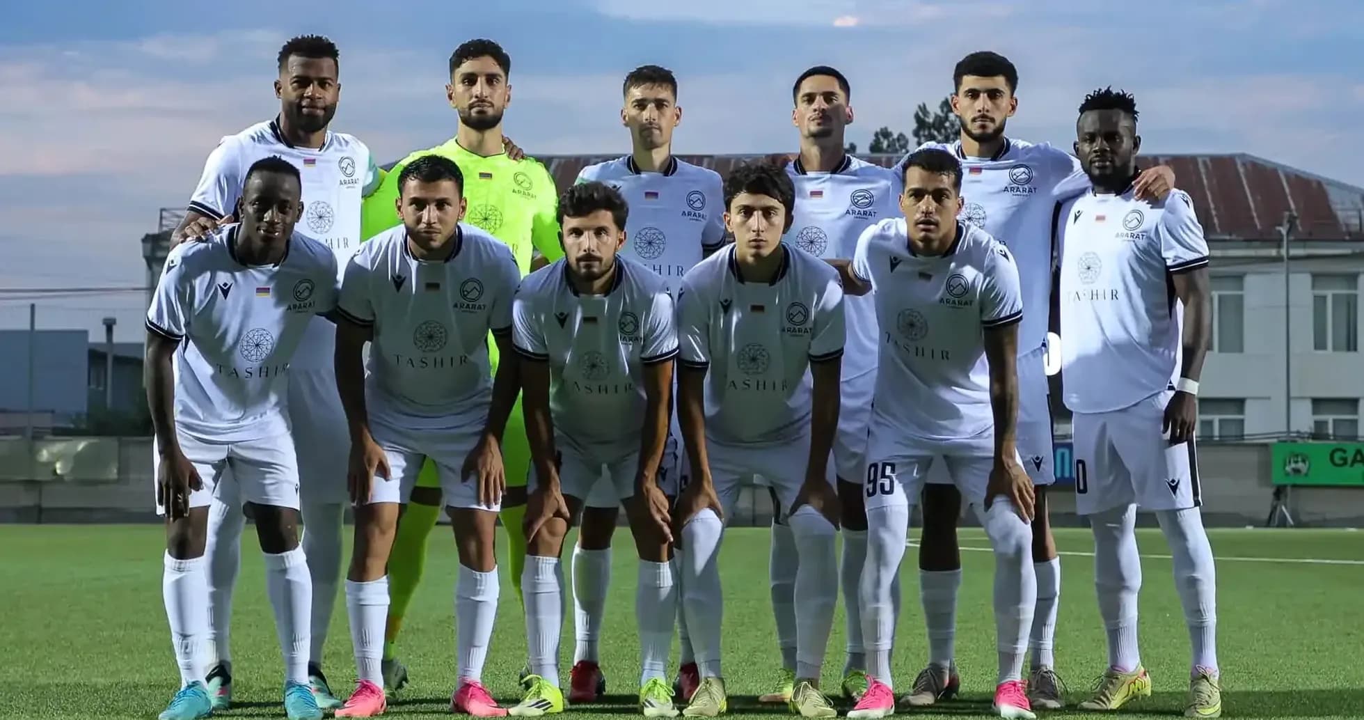 Ararat-Armenia team photo before the match