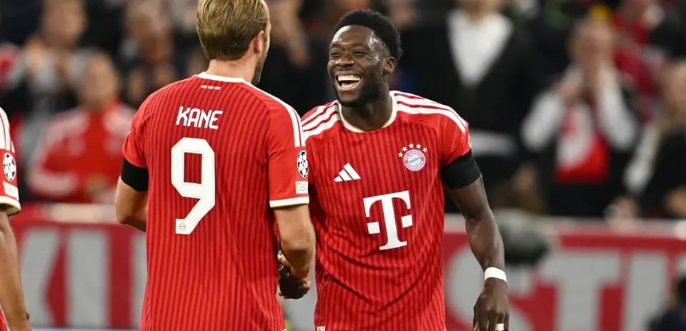 Bayern Munich players celebrating on the pitch